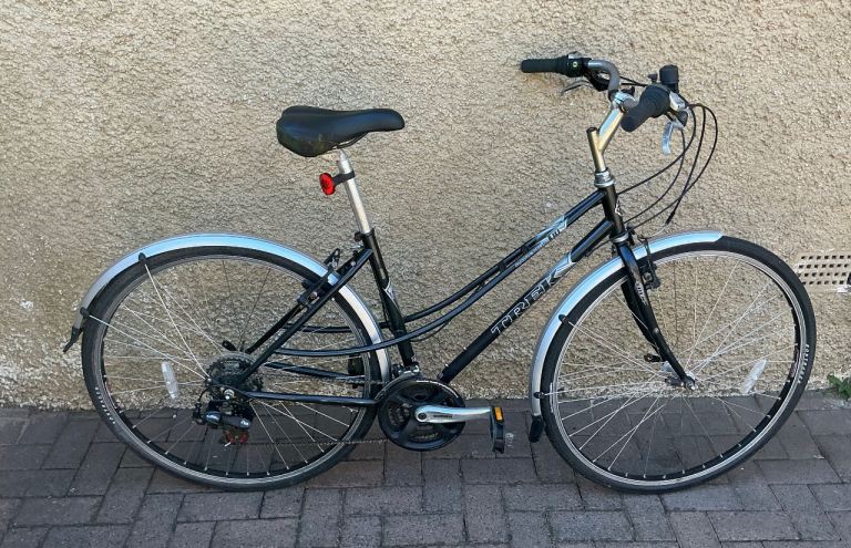 Bike/Bicycle.LADIES TREK “ NAVIGATOR “ MEDIUM FRAME HYBRID BICYCLE 