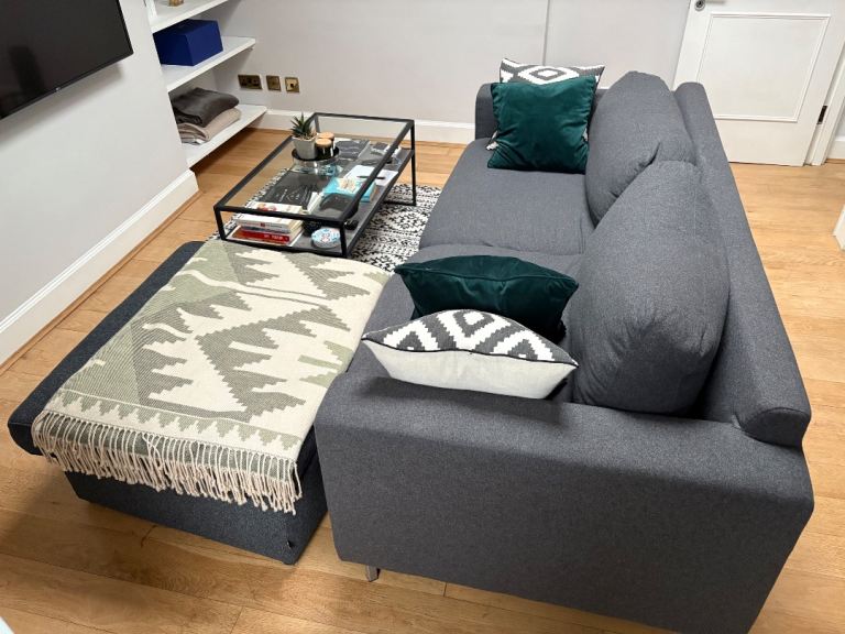 Urgent: Sofa & coffee table for pick up