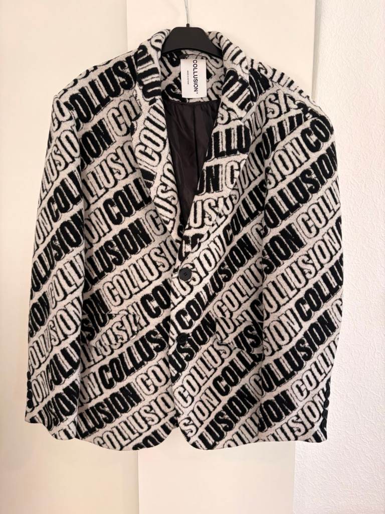 COLLUSION Unisex Oversized Jacquard Logo Blazer – XXL – Excellent Condition