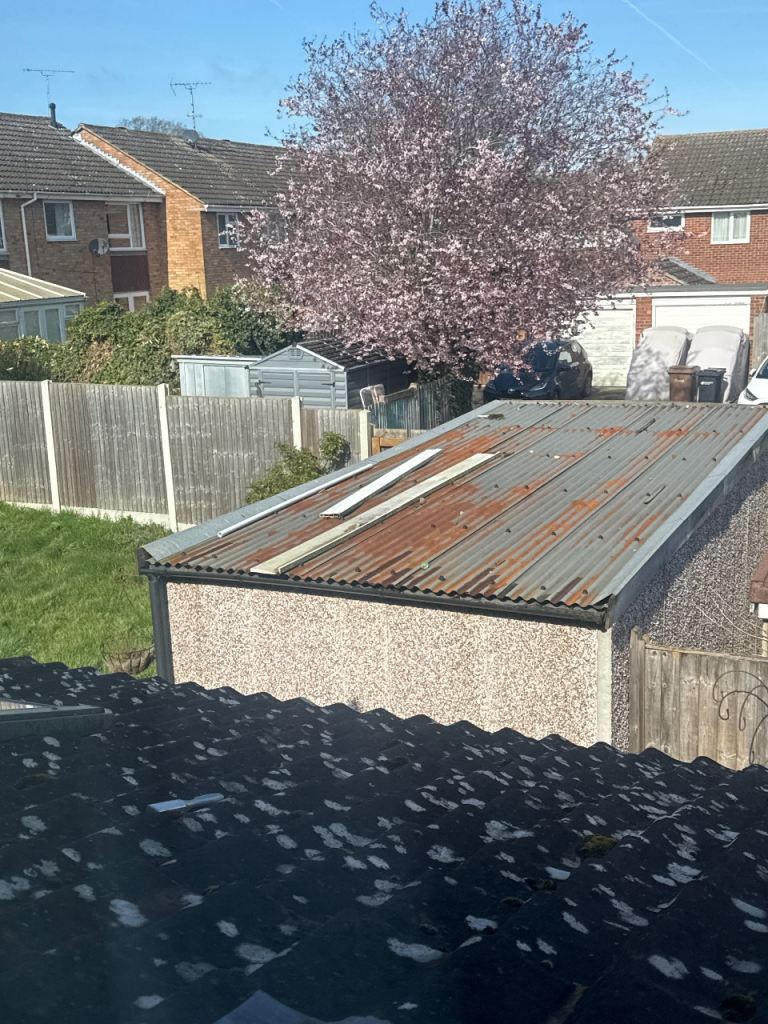 Prefab concrete garage free buyer collects and dismantles 