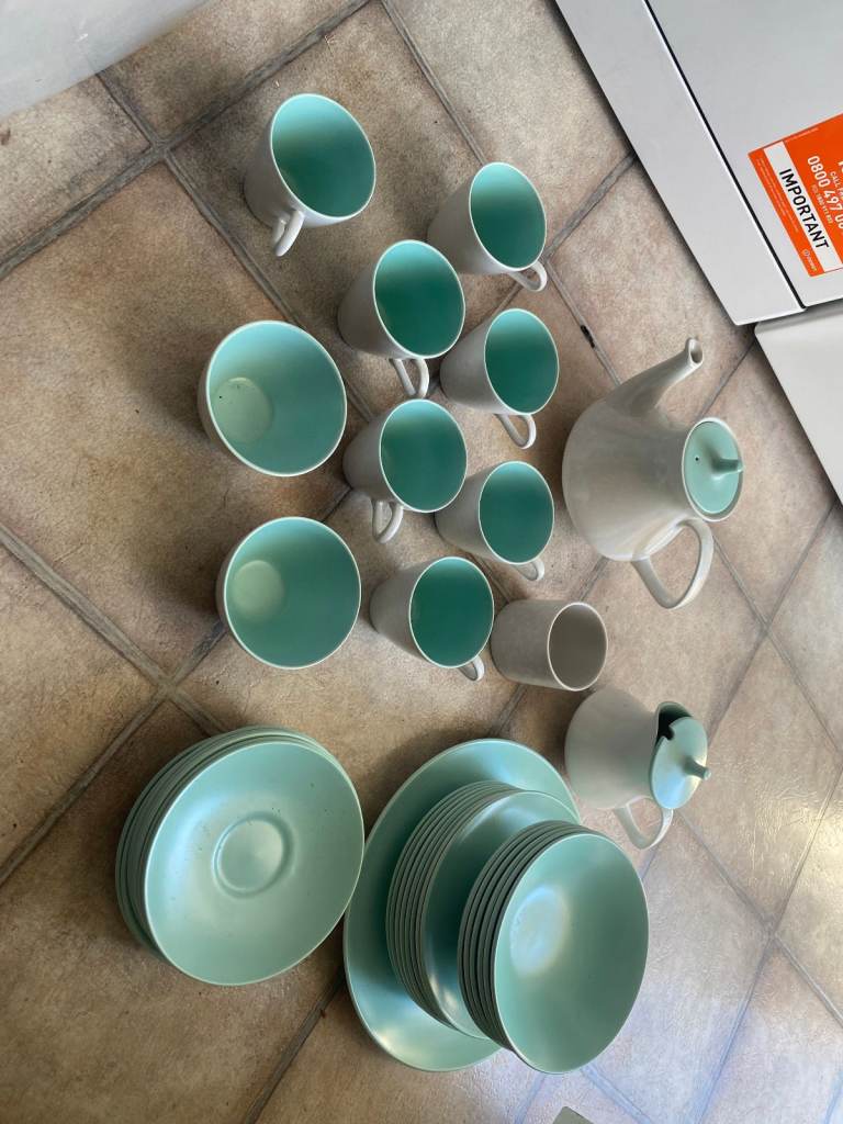 poole pottery green plates dinner service cups saucers tea pot 