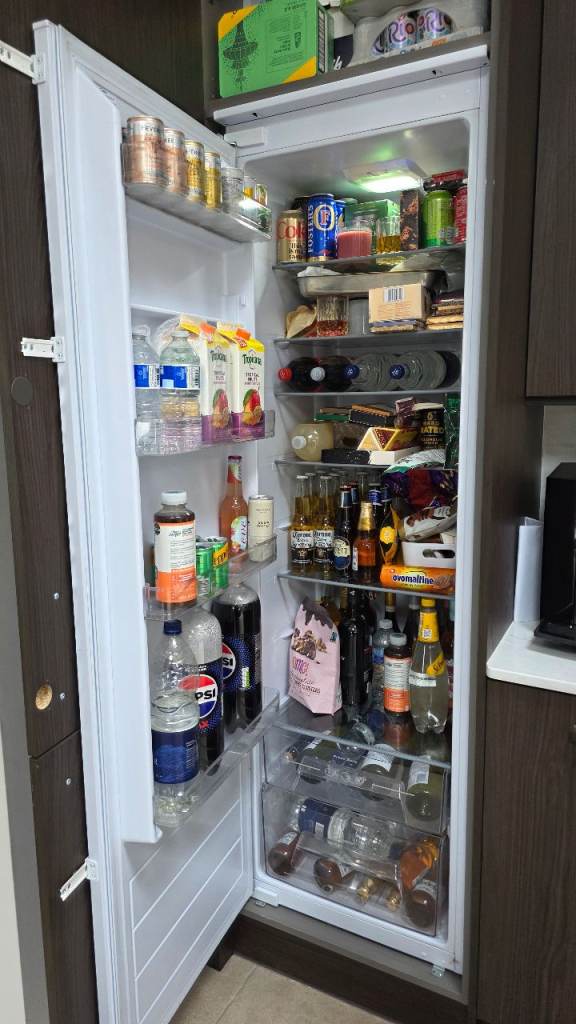 Candy integrated larder fridge