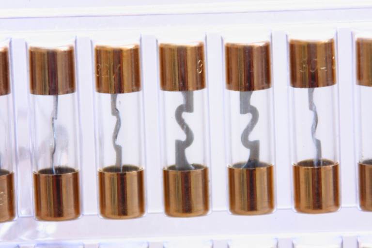 30 AMP AGU GLASS FUSES - 20 FUSE BLISTER PACK