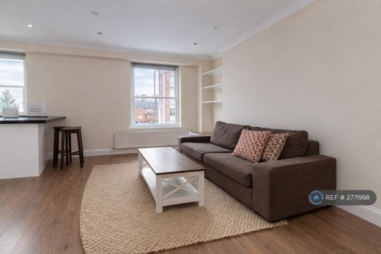 2 bedroom flat in Queensway, London, W2 (2 bed) (#2771998)