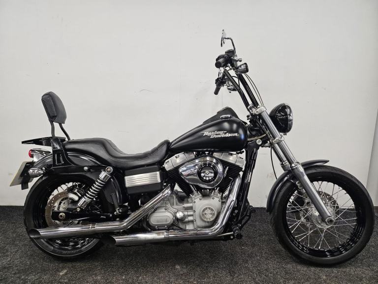HARLEY DAVIDSON FXDB STREET BOB ** LOW MILEAGE - SLASH CUT EXHAUSTS - SISSY BAR*