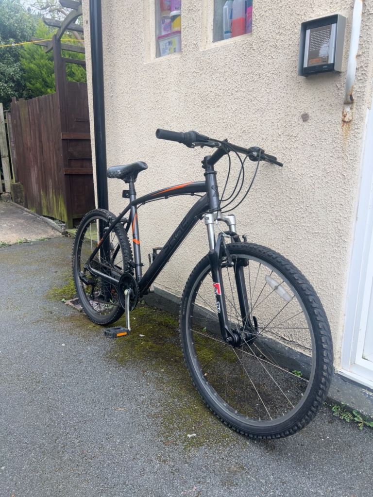 Spike Mountain Bike  Quality Spike Brand Needs New Tyres Only
