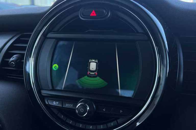 2018 MINI Hatch 1.5 Cooper Hatchback 3dr Petrol Steptronic Euro 6 (s/s) (136 ps) Hatchback Petrol...