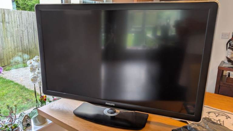 Philips 42" LED TV with Ambilight – Full HD