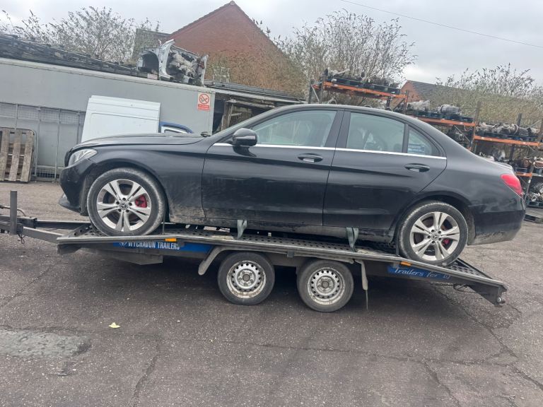 Breaking mb w205 c class 220 