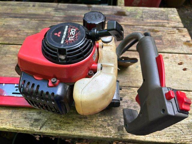 Mitsuibishi TL20 Hedge Trimmer