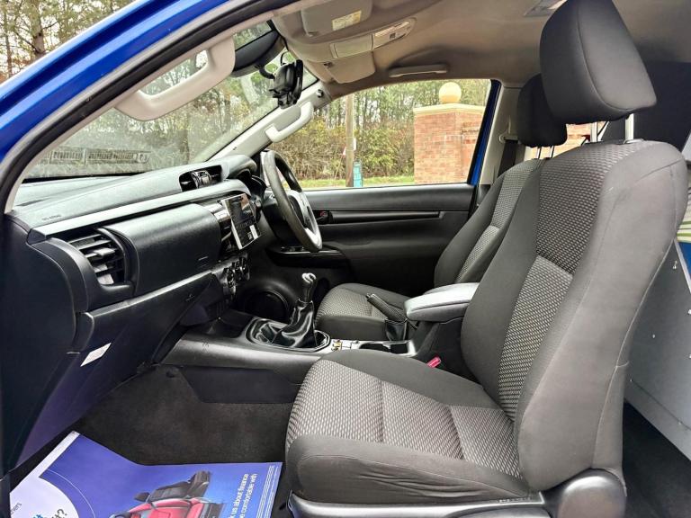 2018 Toyota Hilux Active Extra Cab Pick Up 2.4 D-4D 4x4***Front Winch***240v***Night Heater** PIC...