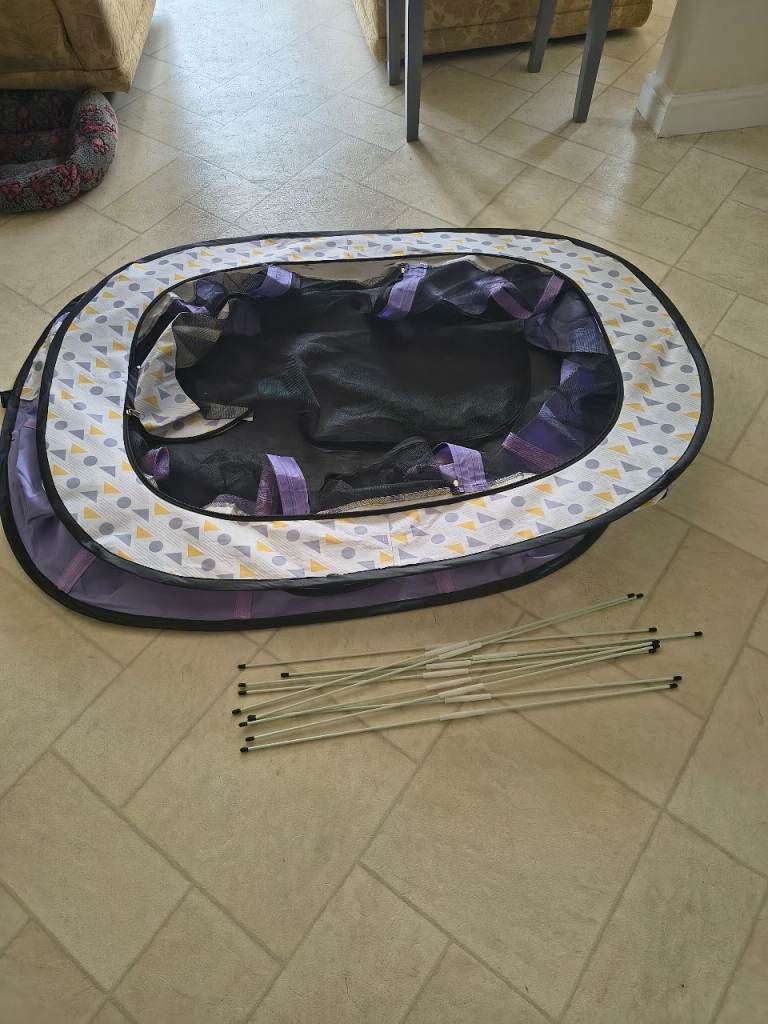 Pet carrier/playpen 