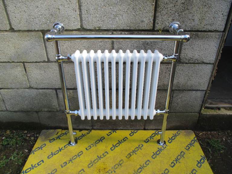 Milano Elizabeth Traditional Towel Radiator Chrome With White Insert