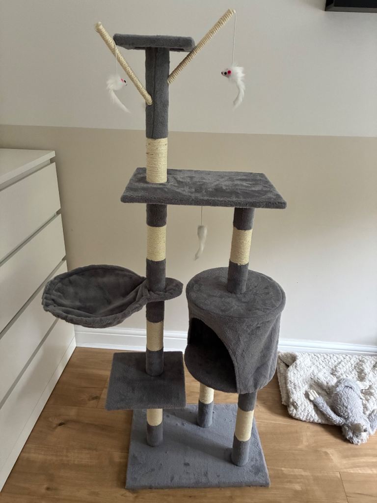 Cat tree