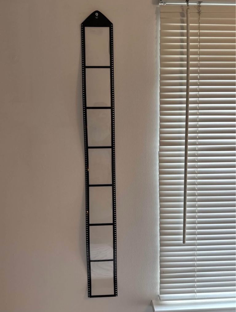 Film Strip Photo frame Display Holder - Black, Good Condition holds 7 6x4 photos 
