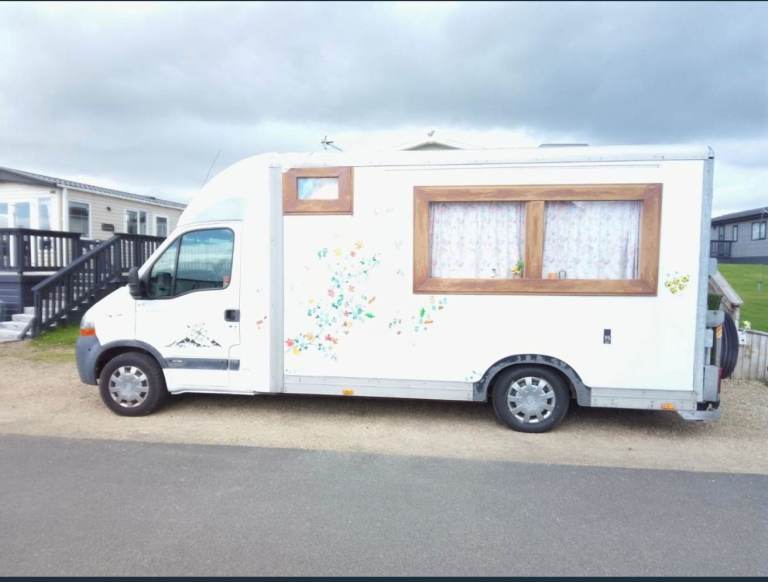 Renault Master Motor Home, 2 Berth, Heater, Water, Toilet Live-in Potential 27t Miles