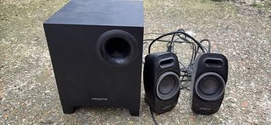 Creative computer speakers