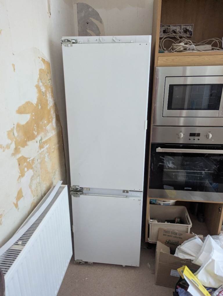 Integrated fridge