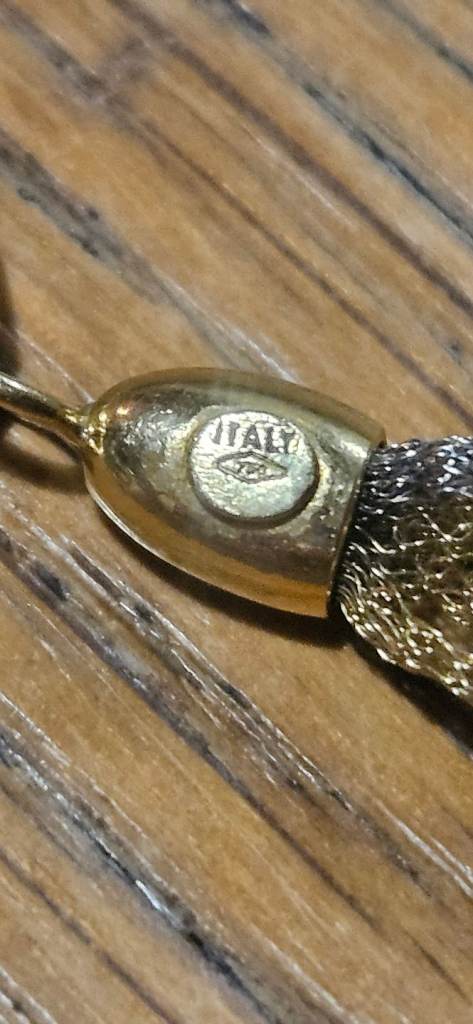 Broken 18ct gold necklace for scrap 11.5g hallmarked 18k