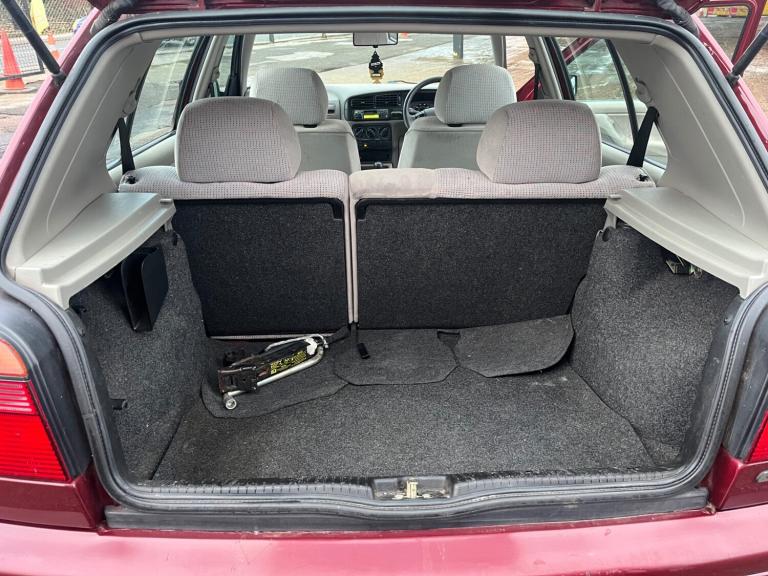 1997 Volkswagen Golf 1.6 GL 5dr [100bhp] HATCHBACK Petrol Manual