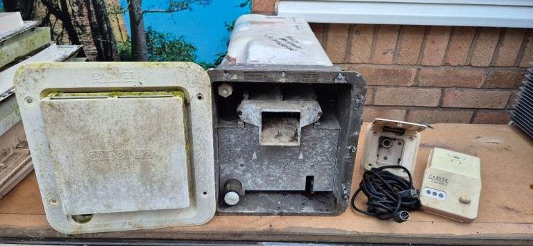 CARVER CASCADE 2 gas and electric water heater for camper caravan motorhome boat.