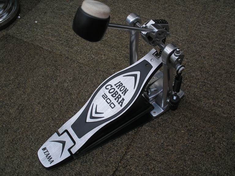  Iron Cobra 200 Drum Pedal by TAMA – immaculate condition