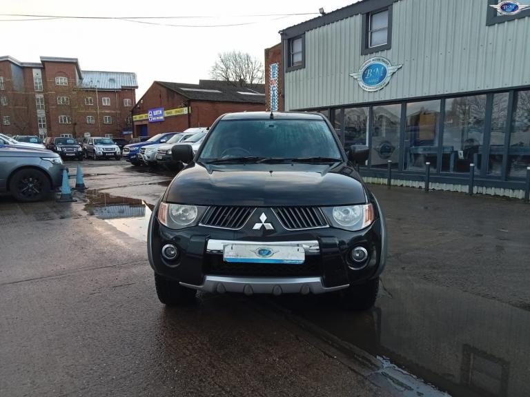 MITSUBISHI L200 2.5 DI-D Warrior Black Manual Diesel 2006
