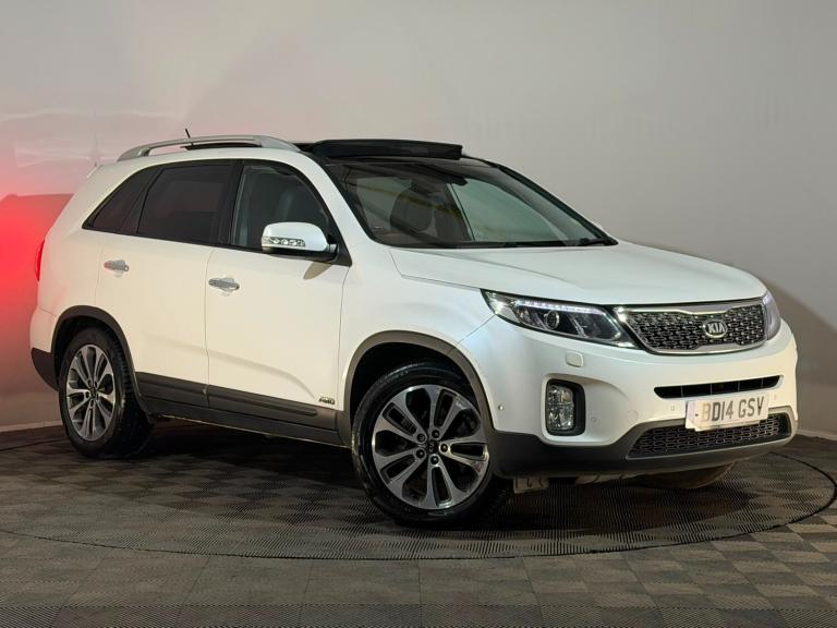 WHITE 2014 KIA SORENTO KX-4 CRDI 2.2 DIESEL AUTOMATIC 7 SEATER SUV 1 PREV OWNER