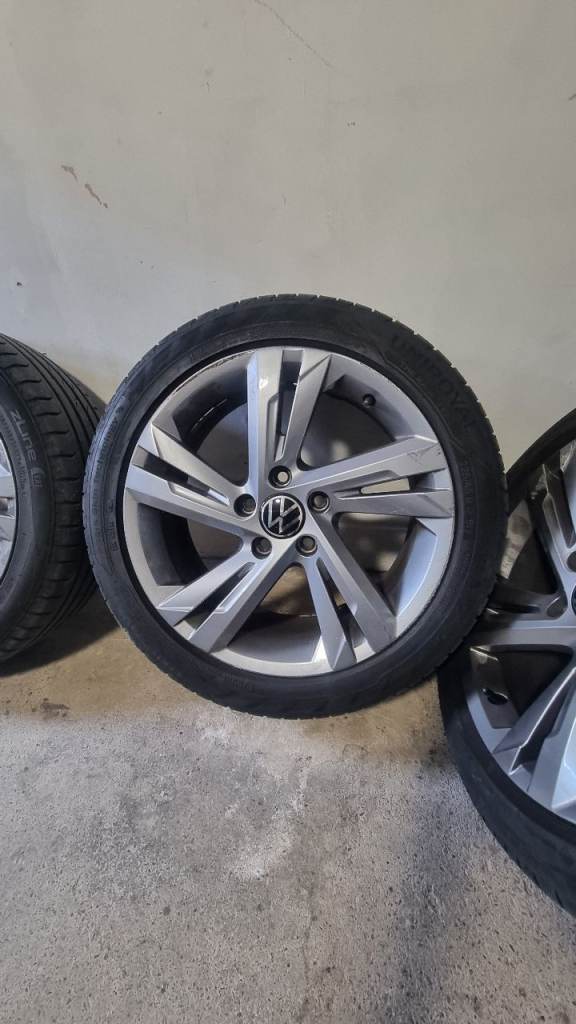 VW MK8 GENUINE VALANCIA ALLOYS