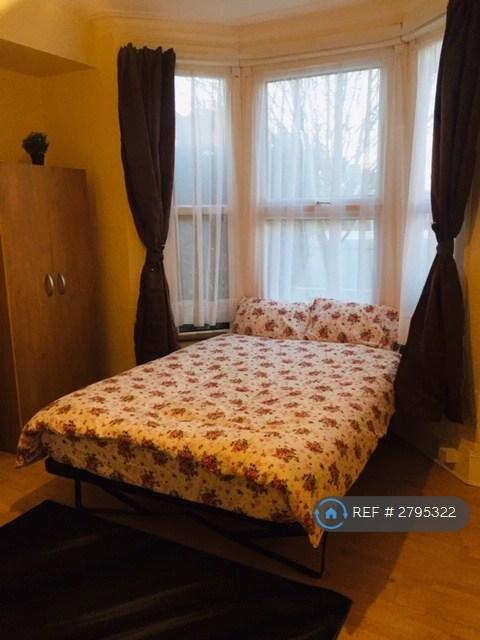 Studio flat in Wimborne Road, London, N17 (#2795322)