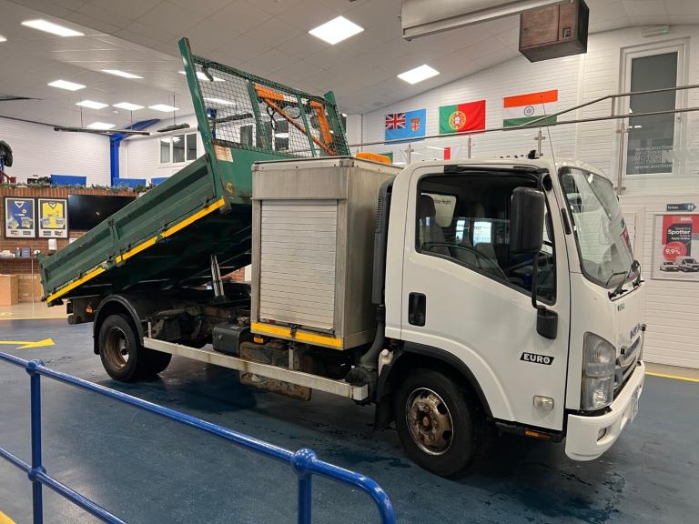 2016 Isuzu FORWARD N75150 URBAN 4X2 3.0D 150PS 7.5 TON TIPPER C/W PENNY HYDRAULICS CRANE (EURO 6)...