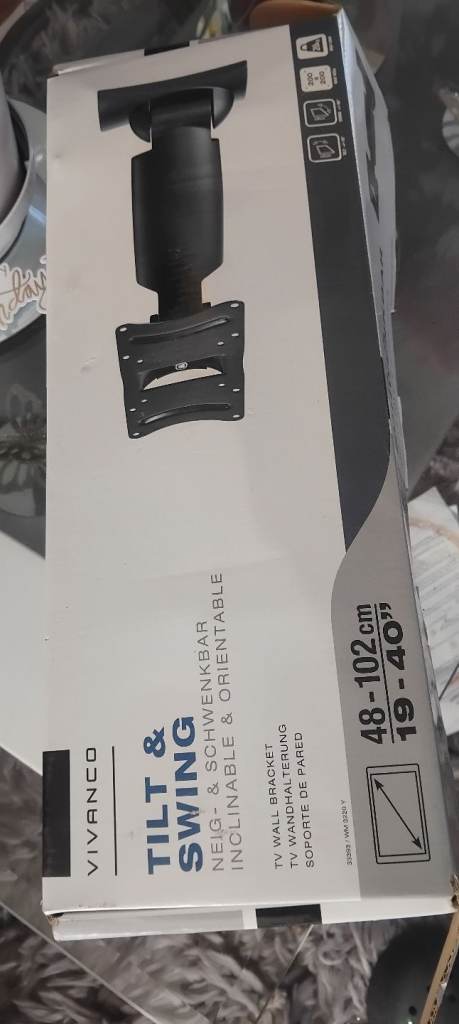 New 19in/40in  swing and tilt 