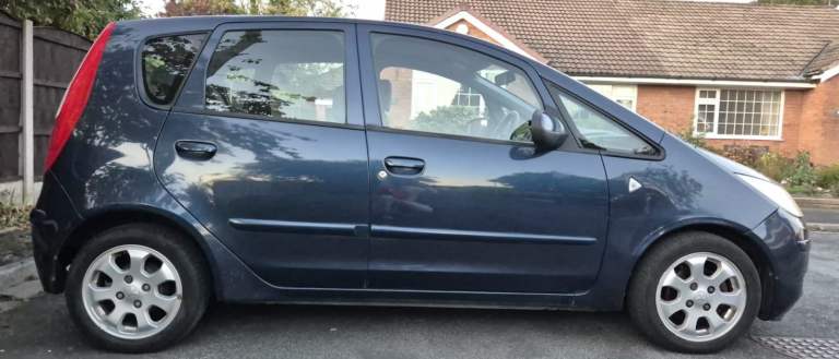 1 Prev owner. MOT 31/10/26. Well maintained. 2005/55 Mitsubishi Colt Equippe Diesel 1.5 DI-D 5 door