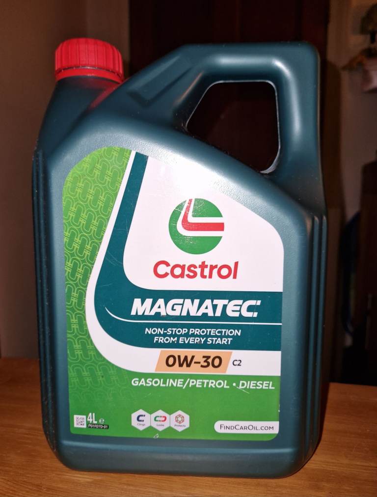 Castrol 'Magnatec' 0W-30 engine oil (2.25L)