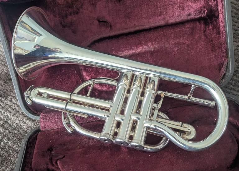 Vintage Besson 927 cornet+ case 
