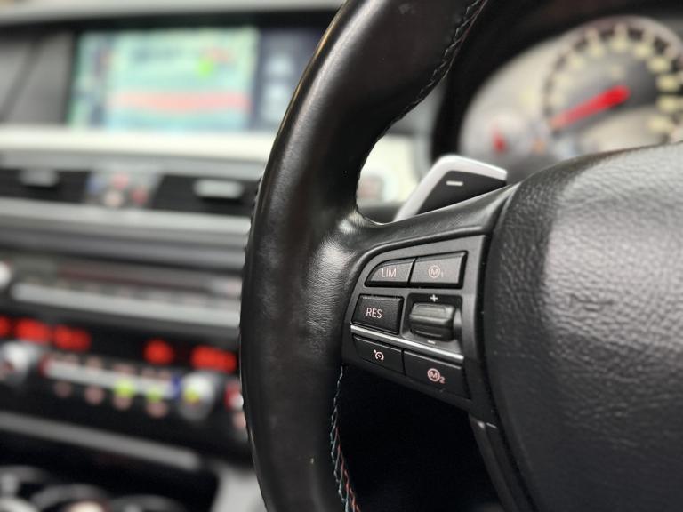 BMW M5 4.4 M5 Saloon 2011