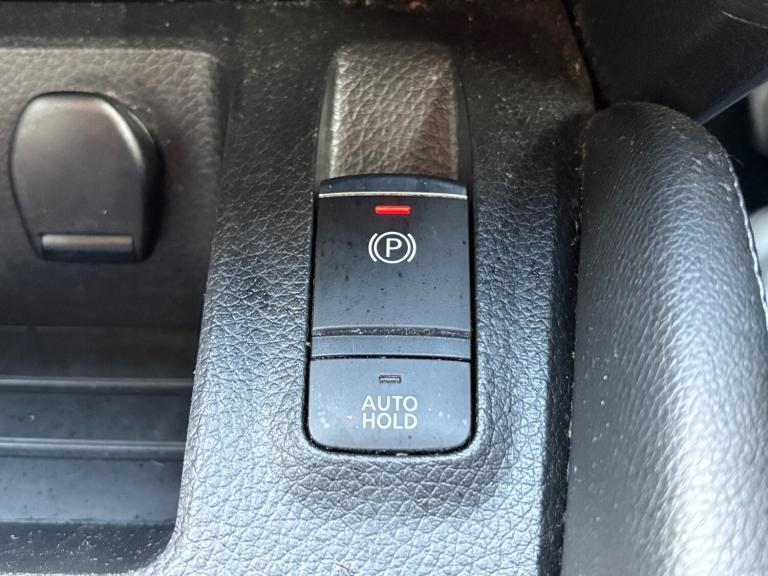 2018 Nissan Qashqai 1.5 dCi N-Connecta 5dr ++ PANROOF / NAV / CAMERA / ULEZ / 7 SERVICES ++ HATCH...