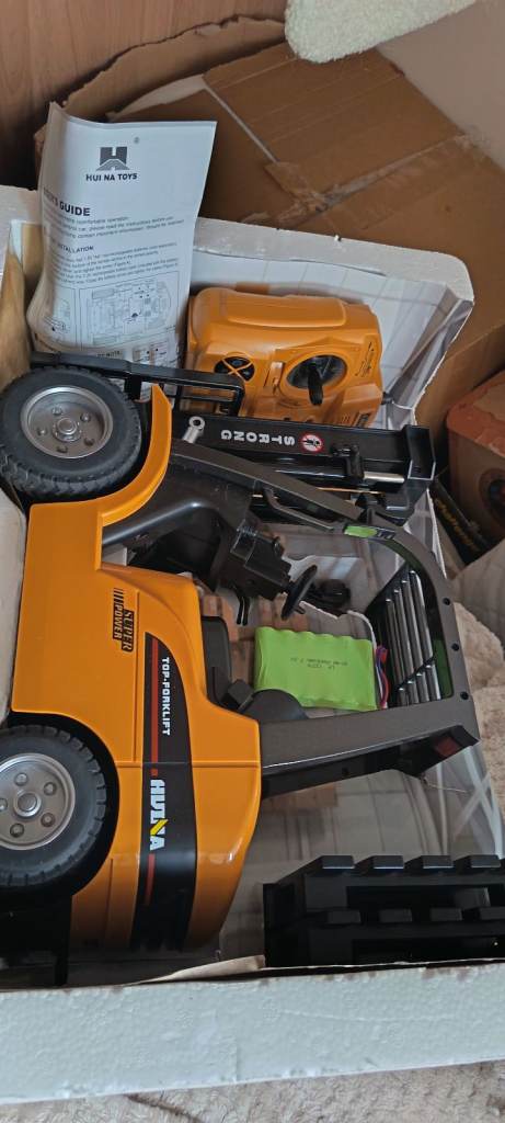 HUINA 8CH RC Forklift 1:10 Scale 