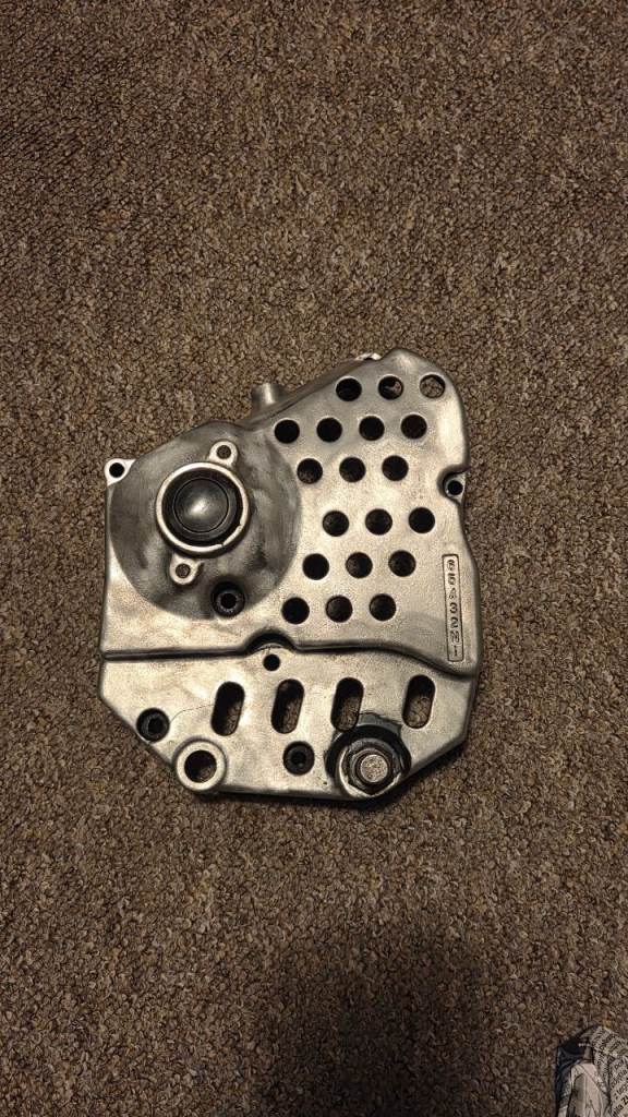 SUZUKI GSXF 600 1993 ENGINE SPROCKET COVER
