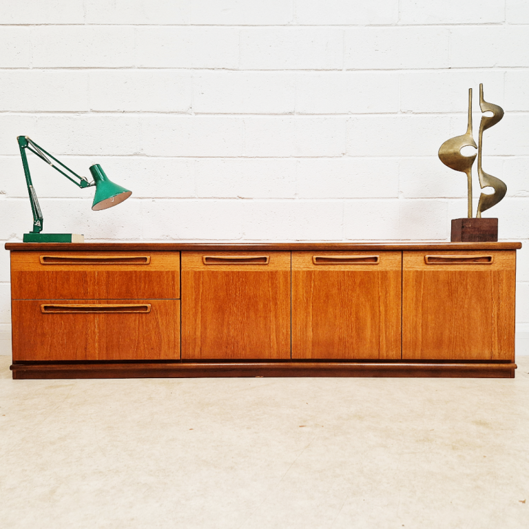 Meredew Vintage Mid Century Danish Design Teak Long Sideboard Buffet Credenza PG359