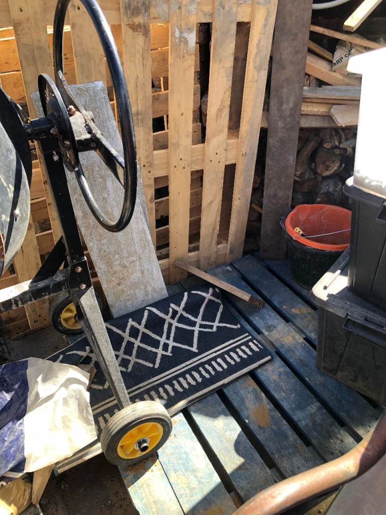 4 x FREE pallets Collection Harpenden
