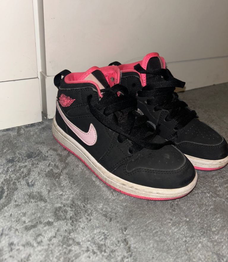 Kids Nike trainers size 10 