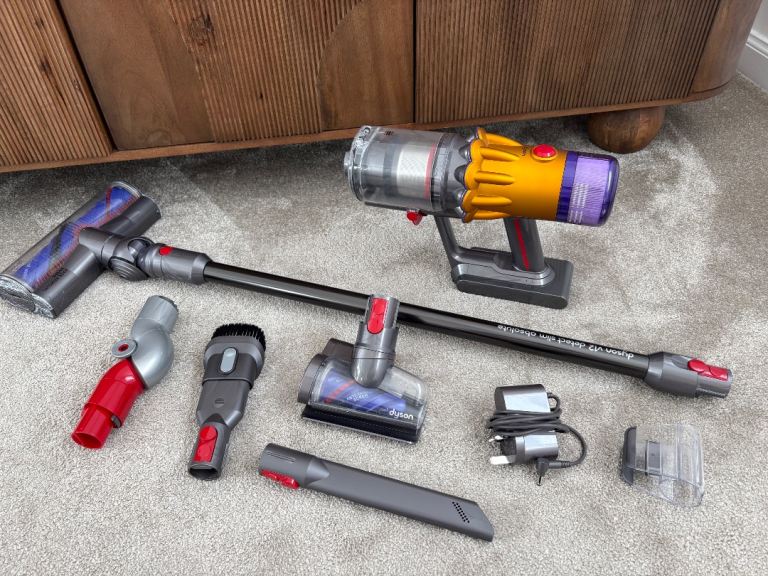 Dyson v12 detect slim absolute.