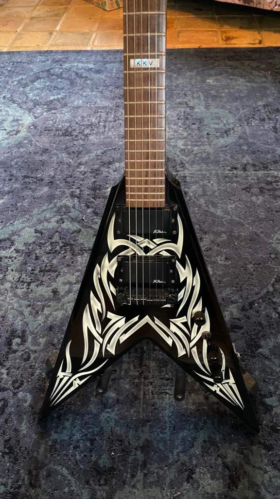 B.C. Rich KKV Signature Special – Electric Guitar – Black Tribal