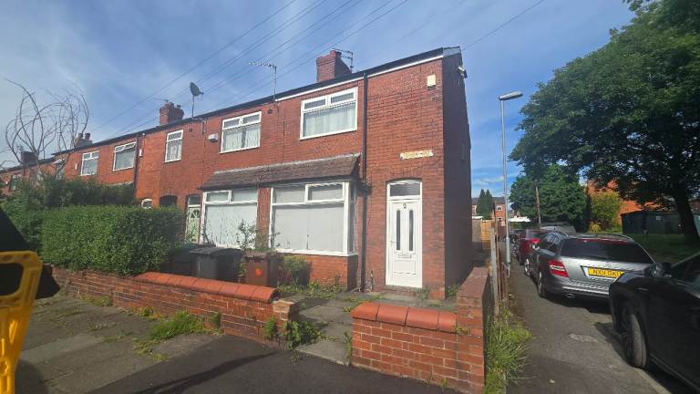 2 bed end terraced house