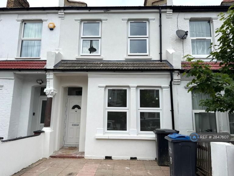 4 bedroom house in Northborough Road, London, SW16 (4 bed) (#2847607)