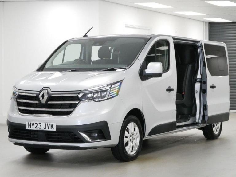 2023 RENAULT TRAFIC 30 2.0 BLUEDCI 150 BHP LL LONG SPORT 6 SEATER CREWCAB