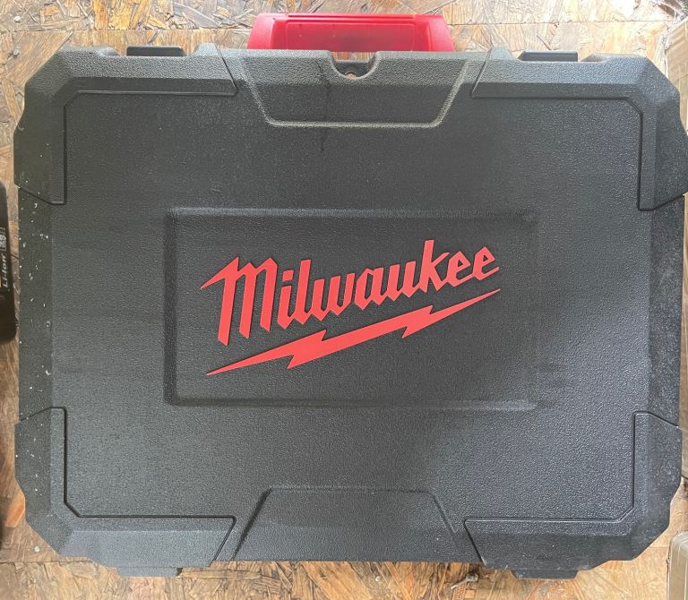 Drill Milwaukee box new