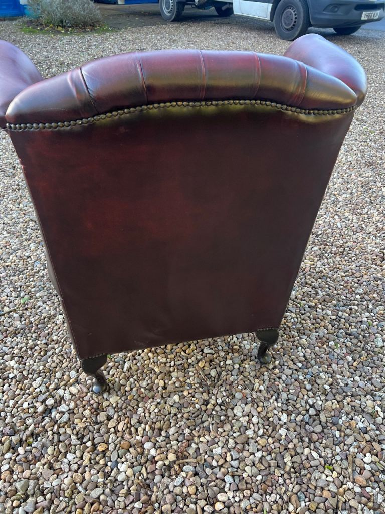 Beautiful Chesterfield Thomas Lloyd Oxblood Leather Queen Anne Chair