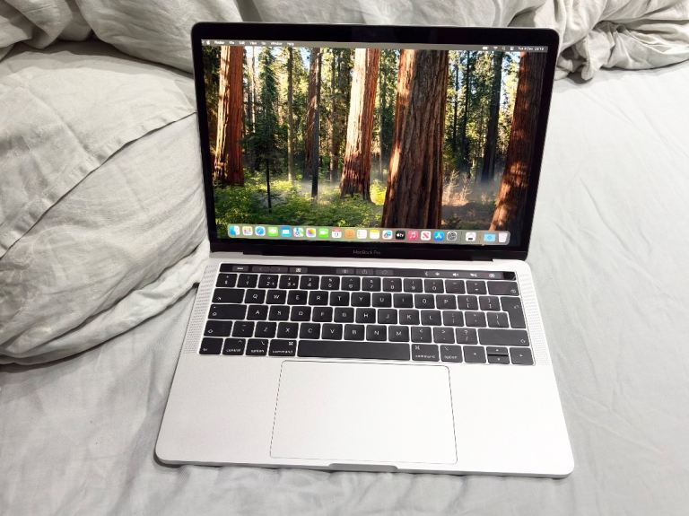 CAN DELIVER,CYCLE COUNT 140 MACBOOK PRO 2019 13” LAPTOP I5,8GB RAM,256 GB,SILVER,FULL WORKING ORDER 